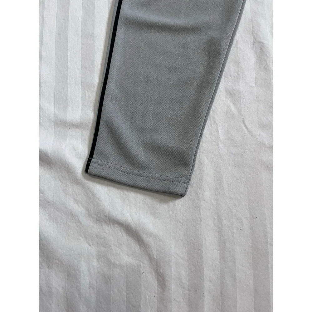 NEW Under Armour Men’s Utility Pants Relaxed Fit Gray Piped Baseball Size Small